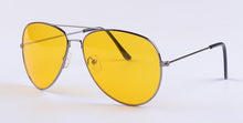 Black Frame Pilot Sunglasses