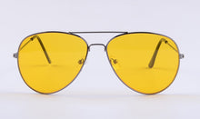 Black Frame Pilot Sunglasses